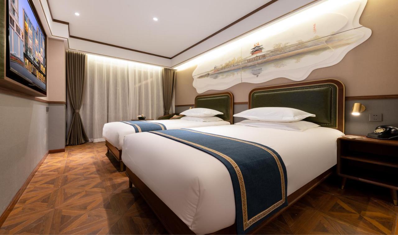 Nost Algia S Hotel Near Beijing Cbd - Cctv, China Zun, Skp And Sanlitun, Tian'Anmen Square, Forbidden City, Free Daily Necessities, Free Night Snack, Free Laundry, English Communication Well, Free Travel Advice , Free Gymnastic, 외부 사진
