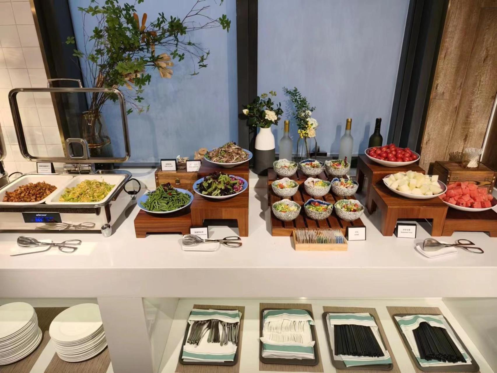 Nost Algia S Hotel Near Beijing Cbd - Cctv, China Zun, Skp And Sanlitun, Tian'Anmen Square, Forbidden City, Free Daily Necessities, Free Night Snack, Free Laundry, English Communication Well, Free Travel Advice , Free Gymnastic, 외부 사진