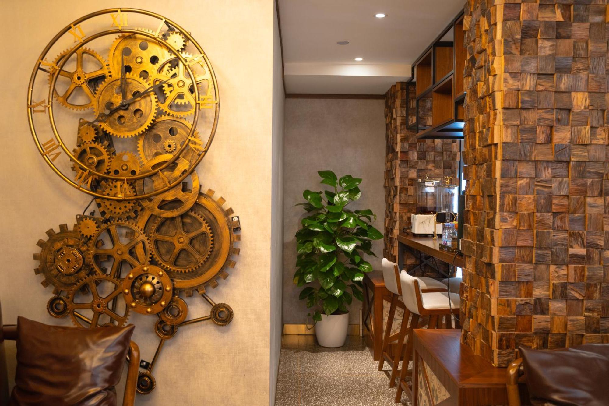 Nost Algia S Hotel Near Beijing Cbd - Cctv, China Zun, Skp And Sanlitun, Tian'Anmen Square, Forbidden City, Free Daily Necessities, Free Night Snack, Free Laundry, English Communication Well, Free Travel Advice , Free Gymnastic, 외부 사진