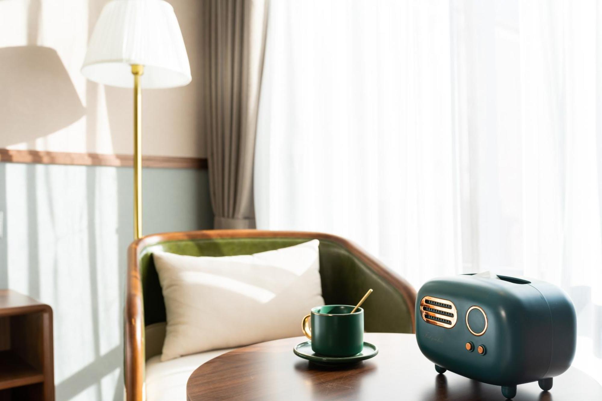 Nost Algia S Hotel Near Beijing Cbd - Cctv, China Zun, Skp And Sanlitun, Tian'Anmen Square, Forbidden City, Free Daily Necessities, Free Night Snack, Free Laundry, English Communication Well, Free Travel Advice , Free Gymnastic, 외부 사진